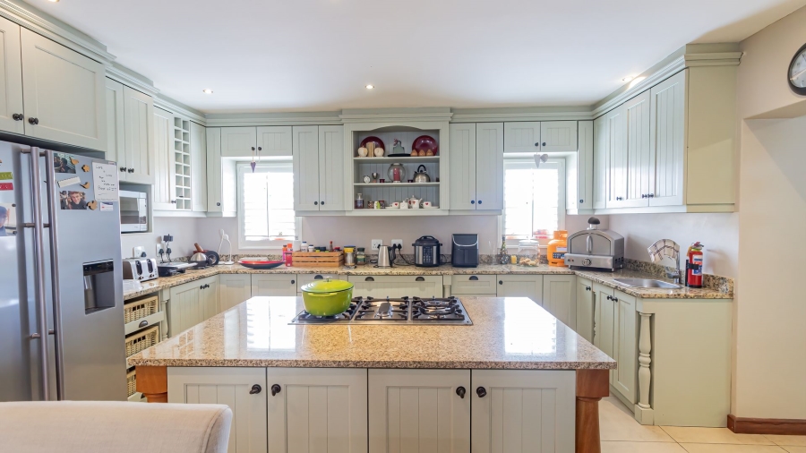 4 Bedroom Property for Sale in Blue Lagoon Western Cape